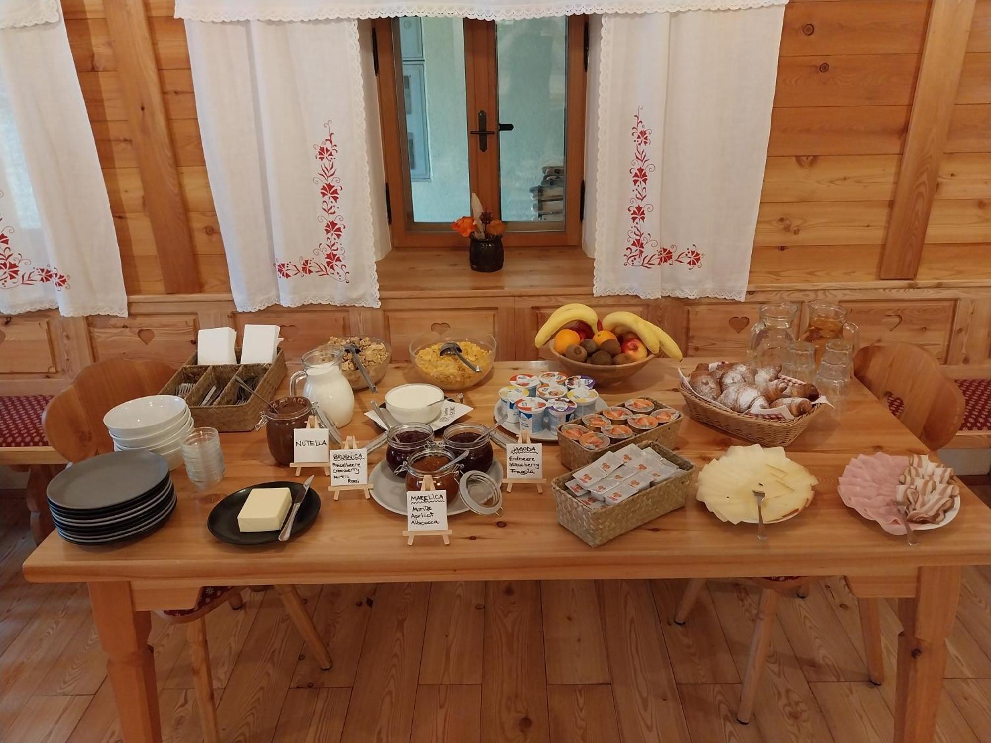Hotel Surc Kranjska Gora Eksteriør billede