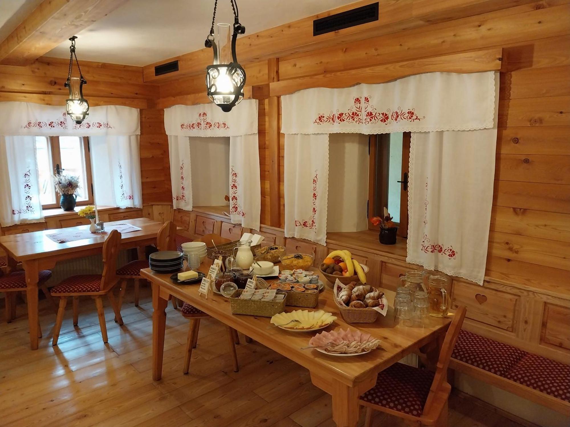 Hotel Surc Kranjska Gora Eksteriør billede