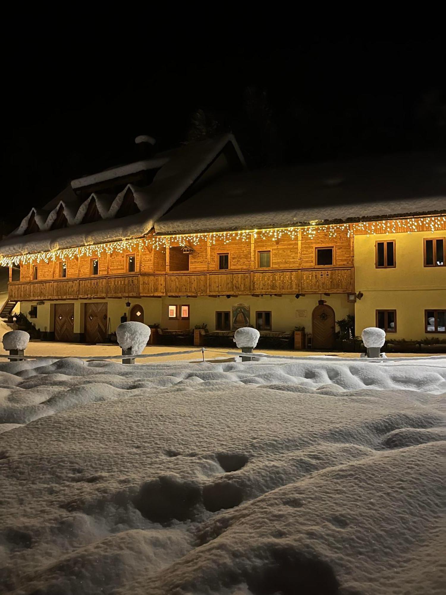 Hotel Surc Kranjska Gora Eksteriør billede