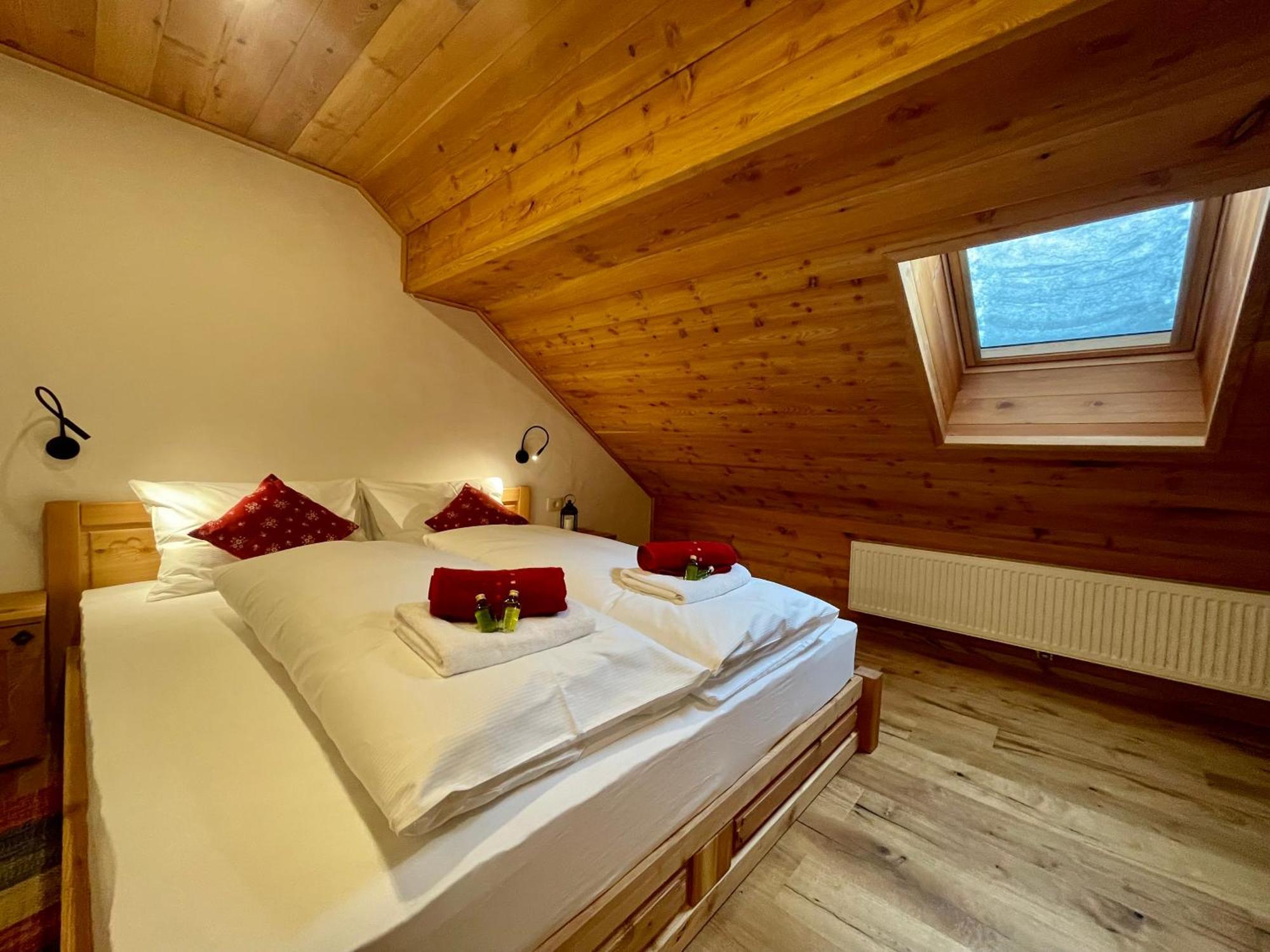 Hotel Surc Kranjska Gora Eksteriør billede