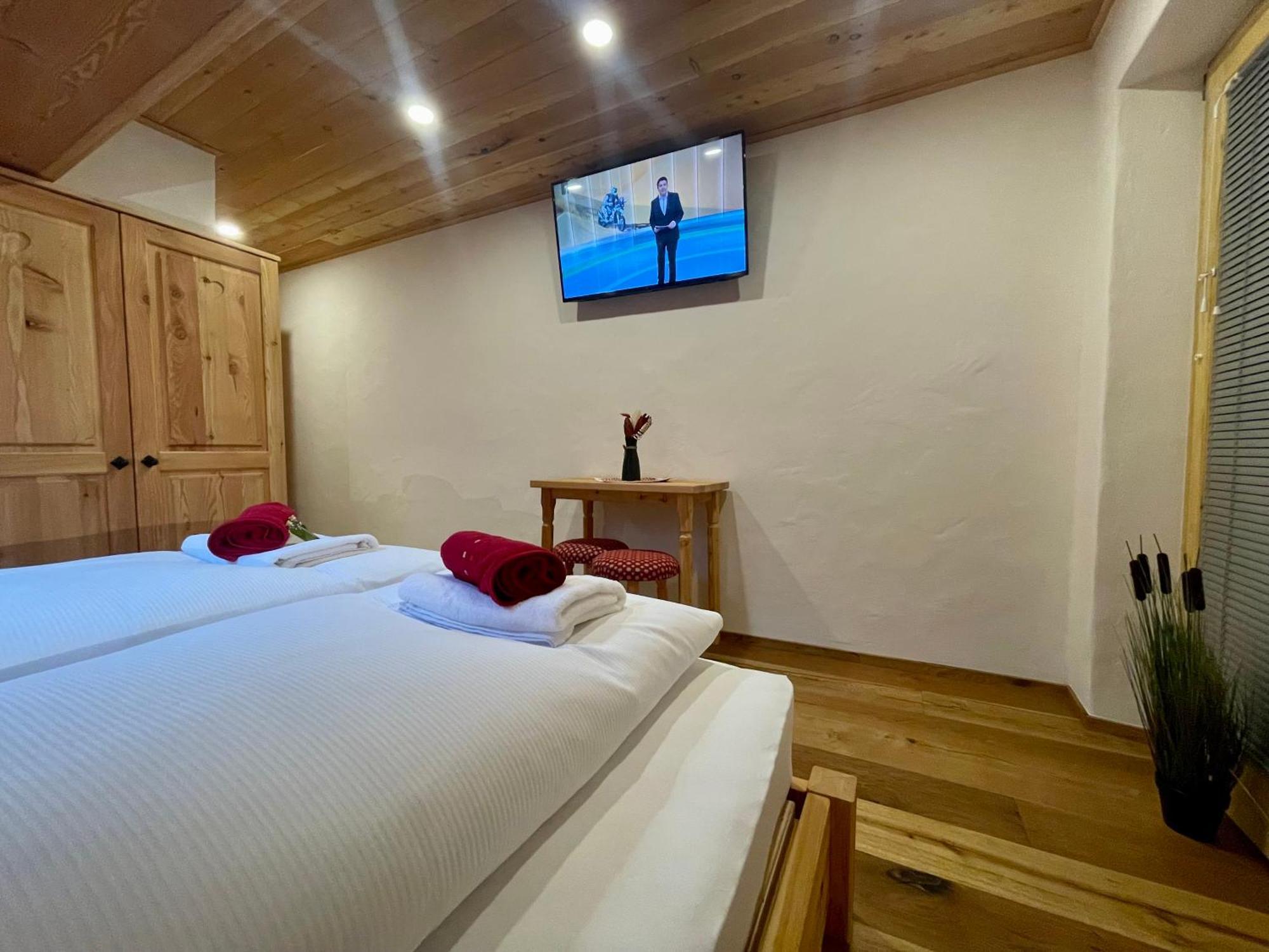 Hotel Surc Kranjska Gora Eksteriør billede