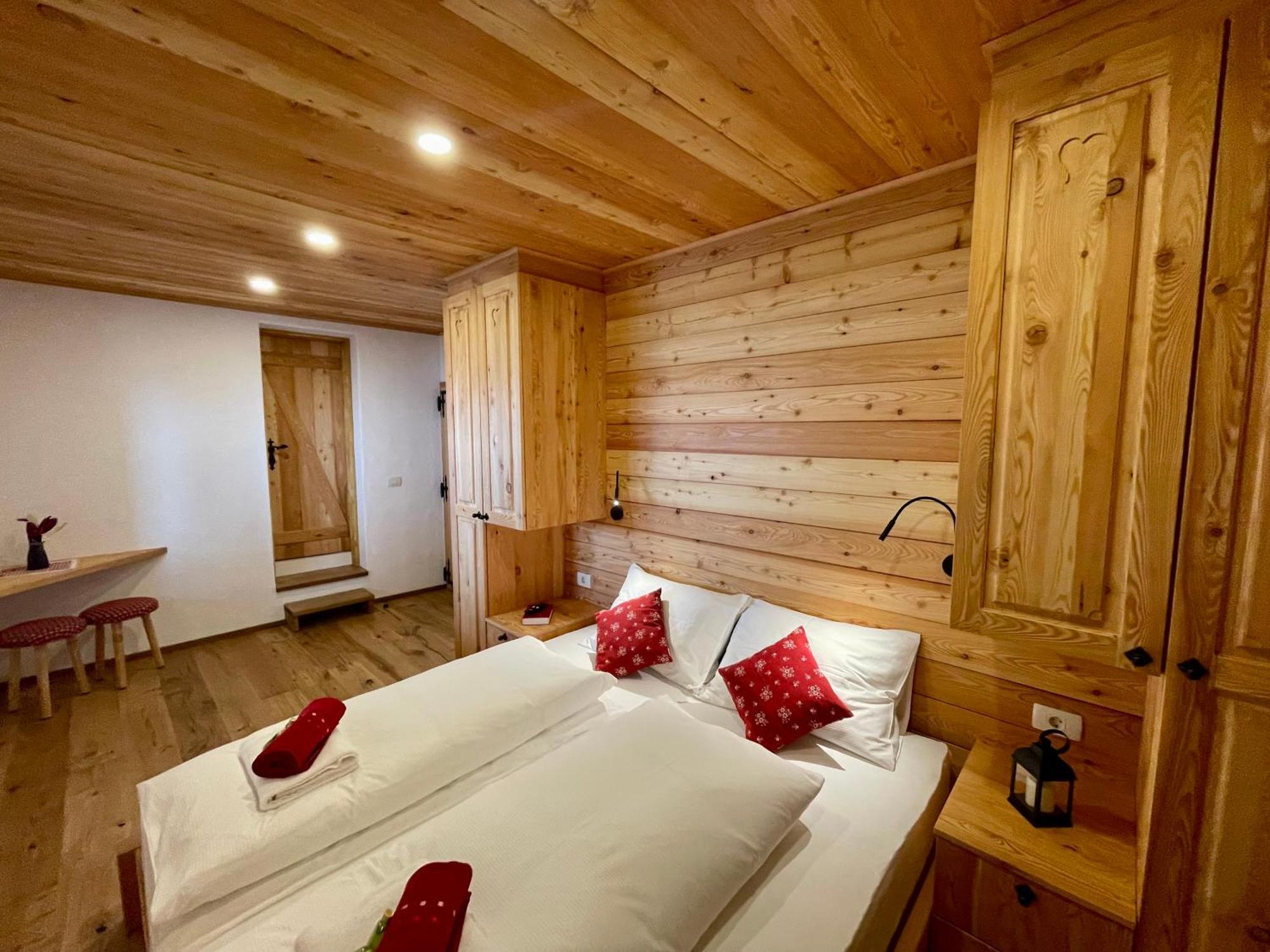 Hotel Surc Kranjska Gora Eksteriør billede