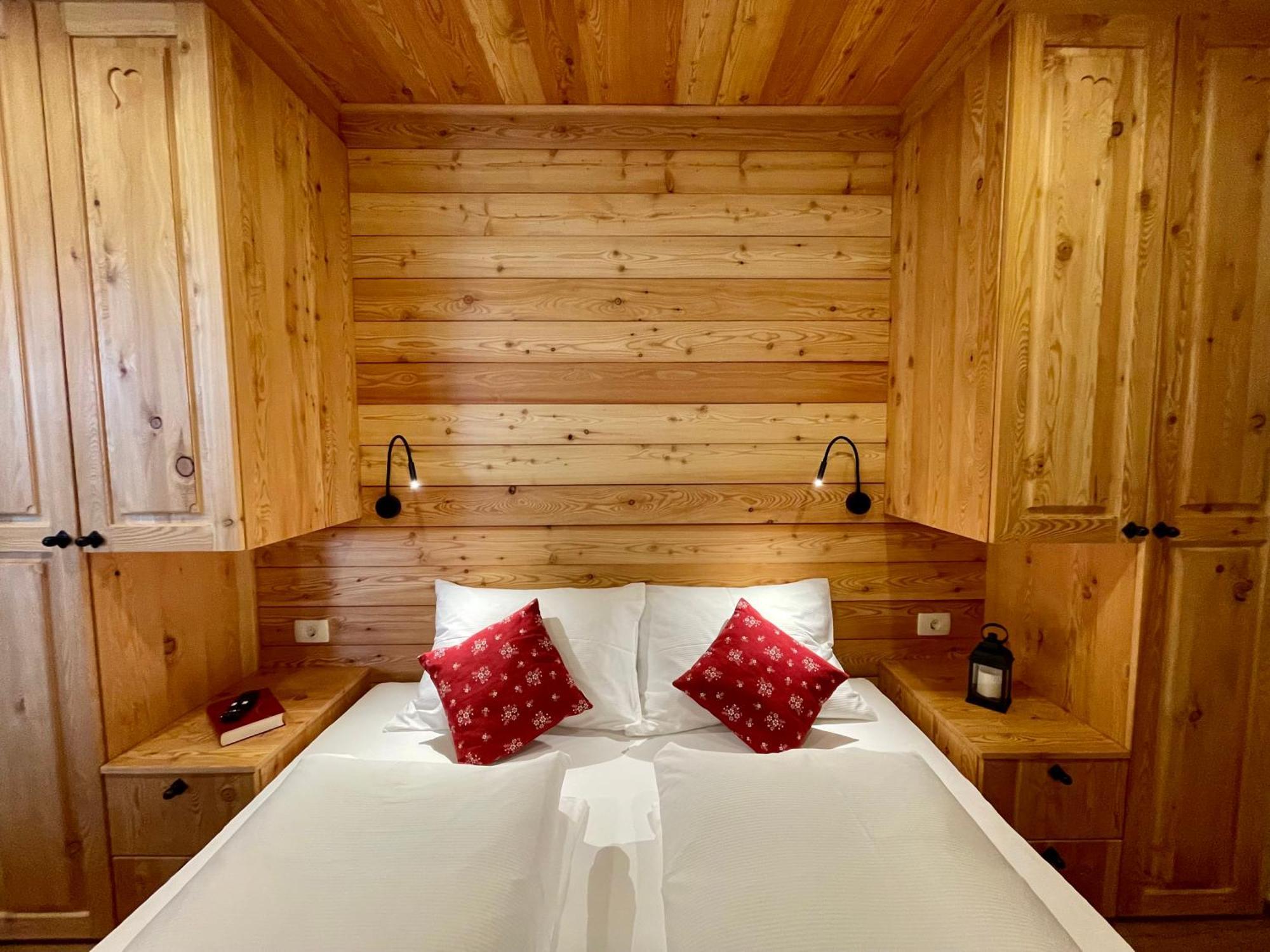Hotel Surc Kranjska Gora Eksteriør billede
